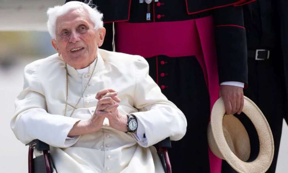 El Papa Benedicto XVI habría encubierto a un capellán que abusaba de niños
